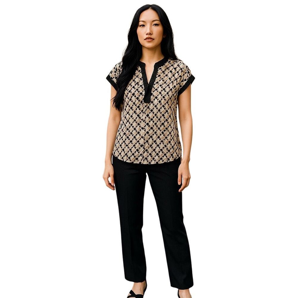 Stella & Ginger Women's Geometric Print V-Neck Blouse Size S Multicolor